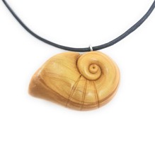 Ursula Sea Witch Necklace - Enchanted Golden Shell Ariel Mermaid Voice Ram Horn - £13.58 GBP