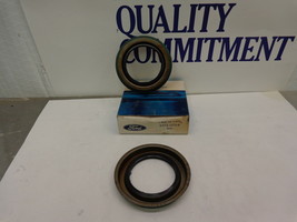 FORD OEM NEW D3TZ-1175-B Seal Wheel Hub Axle seals 2 seals per box Fits many 44 - $20.30