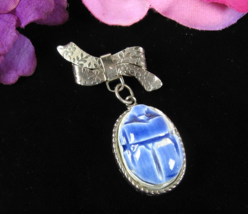 Vintage Blue Ceramic Scarab Pin Bow Brooch Silvertone Dangle Charm 1 3/4&quot; - £13.77 GBP