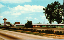 Vtg Postcard The River Inn Motel Highway 99, Kingsburg, California - £4.58 GBP