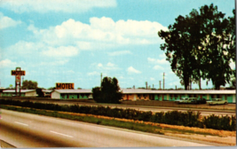 Vtg Postcard The River Inn Motel Highway 99, Kingsburg, California - £4.39 GBP