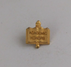 Vintage Academic Honors Gold Tone University Lapel Hat Pin - £5.72 GBP