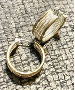 Silver Tone Fashion Hoop Earrings 3/4 Inch - €8,65 EUR