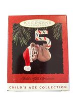 Hallmark &#39;95 Child&#39;s Fifth Christmas Age Collection Keepsake Ornament Te... - $128.93 MXN