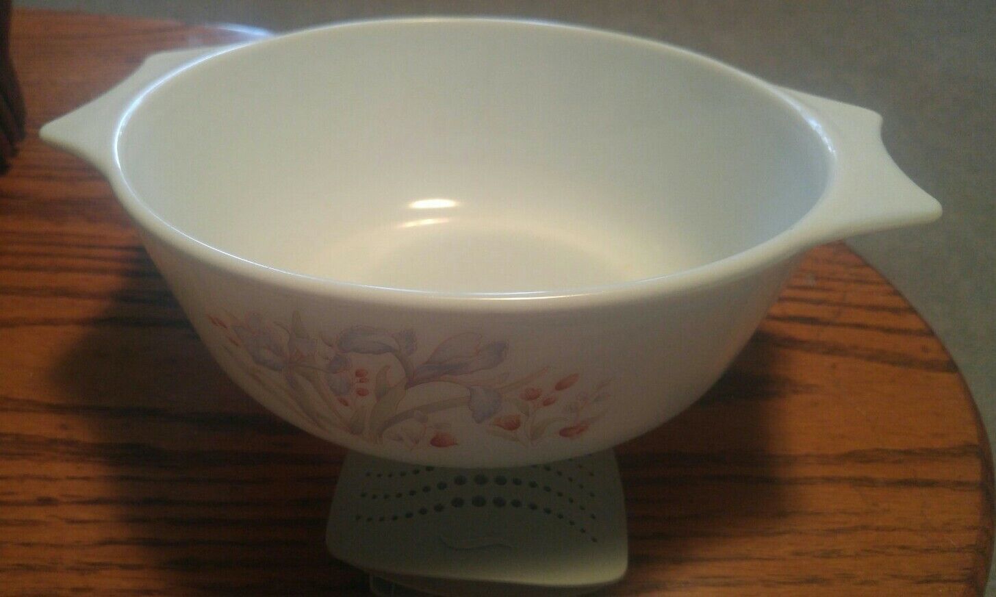 Vintage Pyrex England Iris Dish Bowl Casserole Flowers Floral White Blue - $12.99