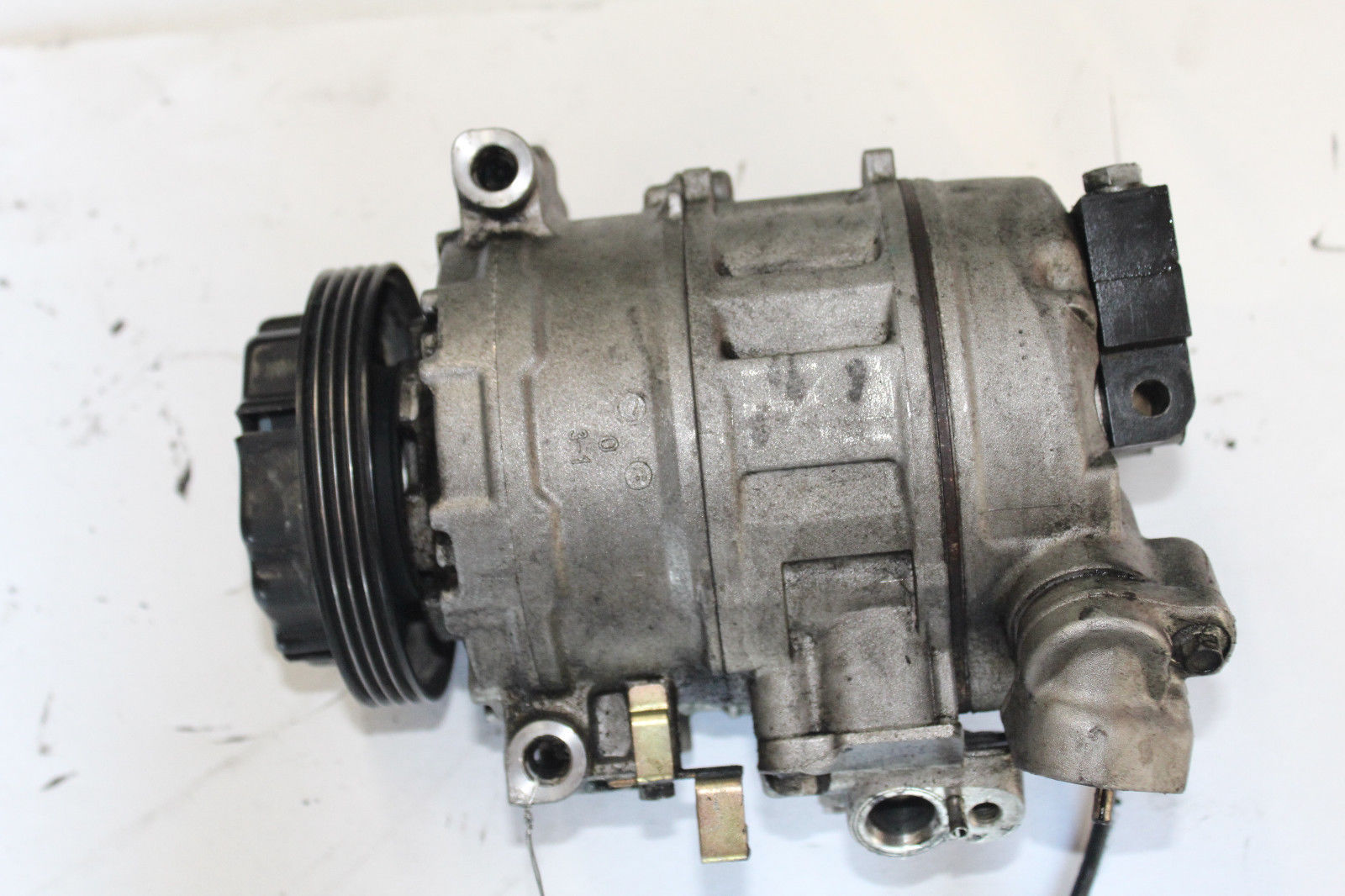 2002-2005 BMW E65 745I 745Li AC A/C COMPRESSOR J2793 - $103.20