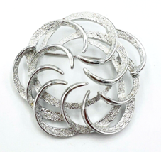 Vintage Sarah Coventry Textured Silver Tone Wreath Brooch - £17.40 GBP