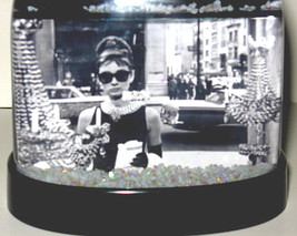 BREAKFAST AT TIFFANY&#39;S SNOW GLOBE AUDREY HEPBURN HOLLY GOLIGHTLY TIFFANY... - £19.34 GBP