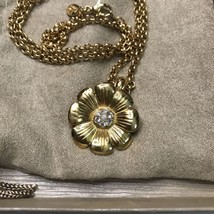 Vintage Joan Rivers Dahlia Flower Rhinestone Gold Tone Necklace - £23.92 GBP