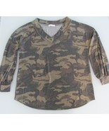 First Love Women&#39;s Camouflage 1/2 Sleeve Knit Top Size Small - $255.22 MXN