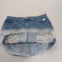 Forever 21 Women's Blue/White Distressed Denim Frayed Mini Skirt Size 14 (36×17) image 10