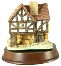 David Winter Cottage LITTLE MARKET with Wood Stand Made in Great Britain 1980 - £13.08 GBP