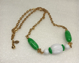 AVON Signed Lucite Beads Necklace Gold Tone Hook Clasp Vintage 19&quot; Green &amp; White - £8.47 GBP
