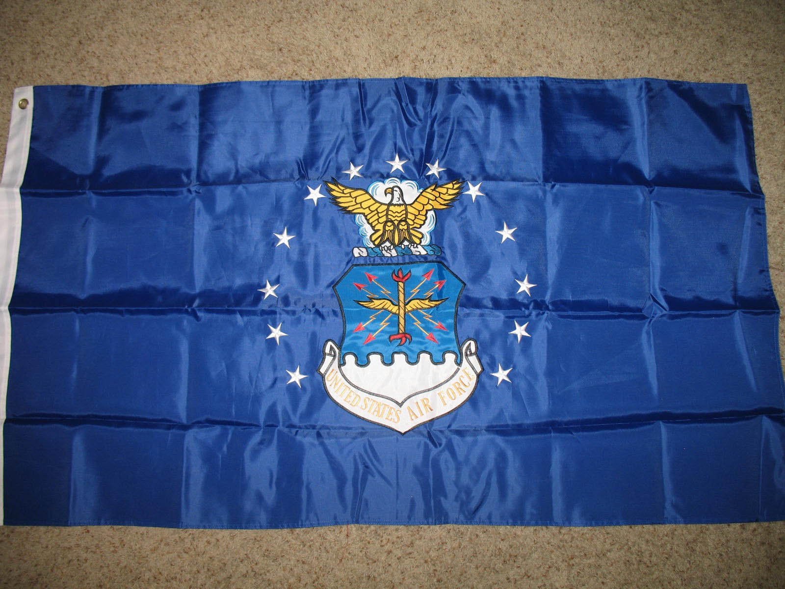Bandiera US Air Force Nuovo Stile 3x5 Piedi &ndash; Logo Ali Bianco Su Sfondo Blu, Trade Winds