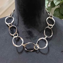 Women&#39;s Silver Toned Circle Decor Link Fashion Jewelry Necklace - £18.01 GBP