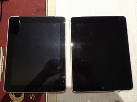 Bundle of 2 iPads Apple 1st generation A1337 32 GB for parts - $27.72