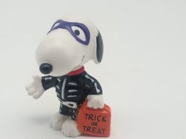 Vintage Peanuts Snoopy Halloween Trick or Treat Skeleton Costume PVC Figure RARE - £12.44 GBP