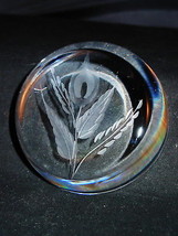 Calla Lily or Peace Lily Etched Crystal Round Paperweight 3 1/2&quot; Dia Angled - £19.63 GBP