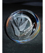 Calla Lily or Peace Lily Etched Crystal Round Paperweight 3 1/2&quot; Dia Angled - £19.63 GBP