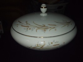Fine China Japan Golden Harvest Pattern Serving Bowl with Lid - $33.99