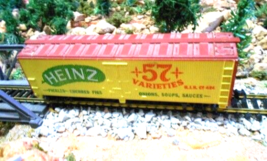HO Scale: Tyco Heinz 57 Box Car #29016; Vintage Model Railroad Train - R... - $14.95