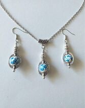 Victorian Delft Blue Jewelry Set: Silver Tone Necklace and Earrings - €44,65 EUR
