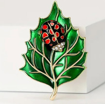 Ladybug leaf pin brooch - €10,31 EUR