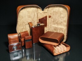 Brizard and Co Antique Saddle Leather Traveler with cutter and lighter image 3