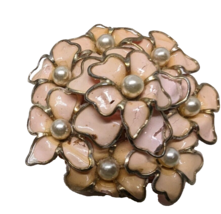 Vintage large Layered Pink Thermoset And Faux Pearl Floral goldtone Brooch Pin - $18.51