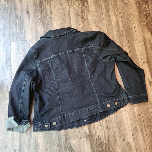 New Torrid Dark Wash Denim Jean Trucker Jacket Plus Size 3X Item image 3