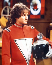 Robin Williams 8x10 HD Aluminum Wall Art in Red Suit Holding Helmet Mork &amp; Mindy - £31.44 GBP