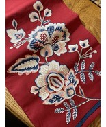 Pier 1 Table Runner 13&quot; x 72&quot; Red With White Flowers-Brand New-SHIPS N 2... - $1,307.23 MXN