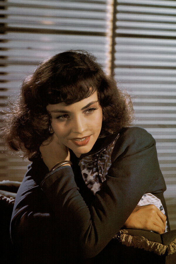 Jennifer Jones 1940&#39;s Hollywood superstar beautiful portrait 4x6 inch re... - $4.75