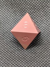 Vintage Gamescience Salmon Pink D8 Dice - $921.73 MXN