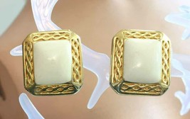 Elegant Cream Enamel Ancient Style Gold-tone Clip Earrings 1970s vintage 1 1/8&quot; - £9.85 GBP
