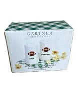 Football Ceramic Salt & Pepper Shakers Gartner Studios 3” NIP - €10,30 EUR Football Ceramic Salt & Pepper Shakers Gartner Studios 3” NIP - €10,30 EUR