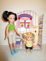 MGA My Favorite Babysitter Play Set 2 Dolls Clothes Lift-Tab Kitchen 2006 - £13.54 GBP