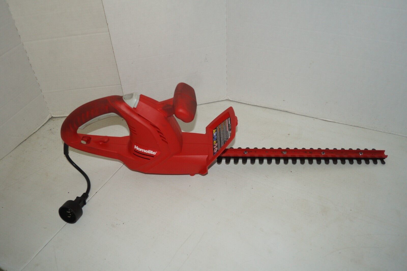 Homelite UT44110 17" Electric Hedge Trimmer USED - $39.59