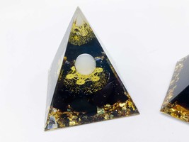 White Agate Orgone Pyramid ~ Healing, Purity, Clarity, Self Expression, ... - £15.64 GBP