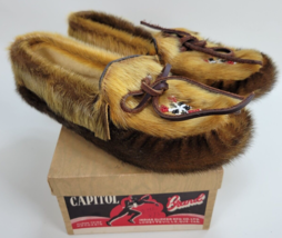 Vintage 1950s Capitol Indian Slipper Huron Tribe Moccasin Fur Beaded w. Box sz 5 - £79.38 GBP