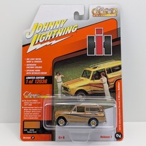 Johnny Lightning 1979 Scout II Rallye Gold 1:64 Midas Edition Diecast Li... - $139.24 MXN