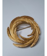 Vintage Monet Metal Swirl Brooch - £21.51 GBP