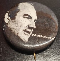 McGovern photo campaign pin - George McGovern - $6.58