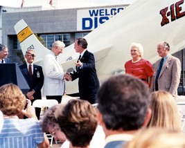 President George H.W. Bush at Space Shuttle Welcome Home Ceremony Photo Print - £7.04 GBP