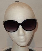Tahari Women’s Large Oval Oversized Sunglasses Black Silver Gradient TH5... - $548.07 MXN