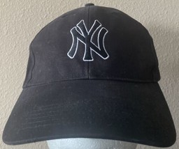 GENUINE NEW YORK YANKEES CAP MLB BASEBALL FAN FAVORITE HAT MENS OSFA - £15.75 GBP