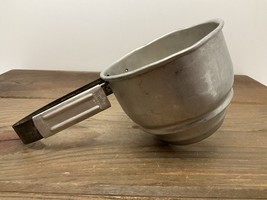 Vintage Foley 1 Cup Flour Sifter Aluminum with Squeeze Handle PAT 232676... - $16.12 CAD