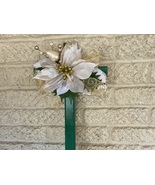 Christmas Cemetery Cross: grave flowers, Winter Grave Decoration - $477.65 MXN