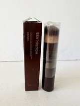 HOURGLASS Vanish Seamless Finish Foundation Brush Boxed - £34.70 GBP