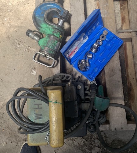 Enerpac SP-35-Ton Capacity Hydraulic Punch with  Punch and Die Set and E... - $2,100.00